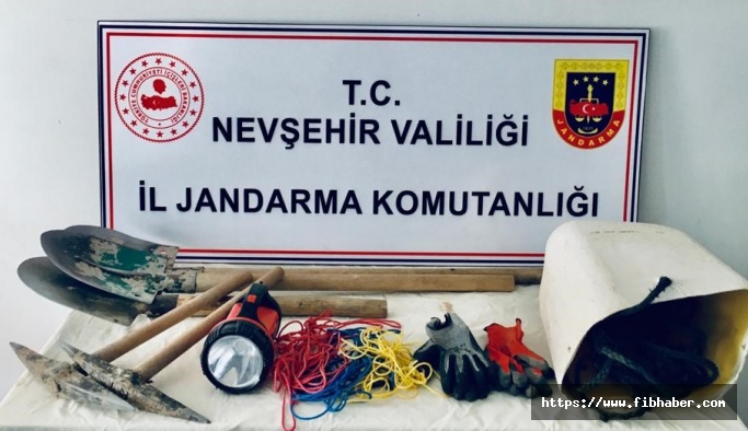 Nevşehir'de kaçak kazı yapan 2 kişi suçüstü yakalandı