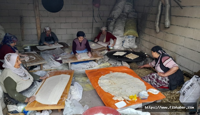Nevşehir'de 'yufka ekmek' geleneği sürüyor! Görüntüler Karacaşar'dan