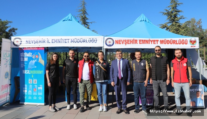 Rektör Aktekin'den Nevşehir Emniyet Müdürlüğü Standına Ziyaret