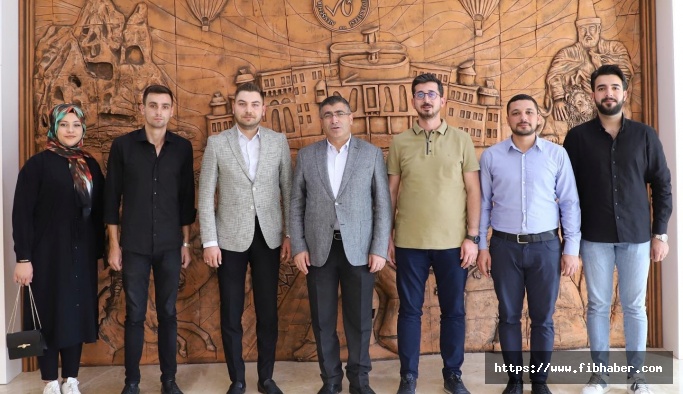 Üniversiteli Aktif Gençlik Kulübü ve AK Parti Gençlik Kolları’ndan Rektör Aktekin’e Ziyaret