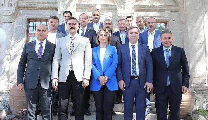 Vali Becel, Aksaray'da AHİKA Yönetim Kurulu toplantısına katıldı