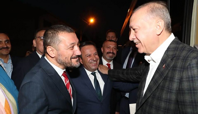 Açıkgöz: 'Erdoğan en az 5 sene daha direksiyonun başında olmalı'