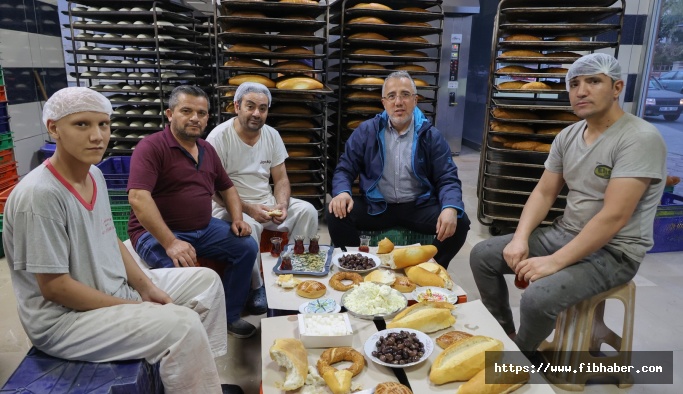 Başkan Savran, Güne Ekmek Fabrikası Ziyareti İle Başladı