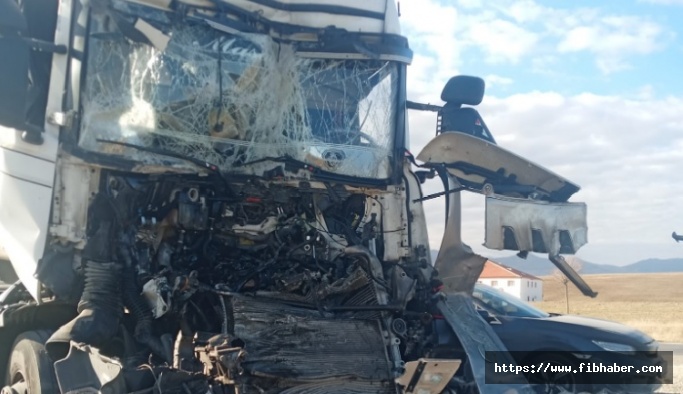 Aksaray-Nevşehir Karayolunda tır önündeki tıra çarptı: 1 yaralı