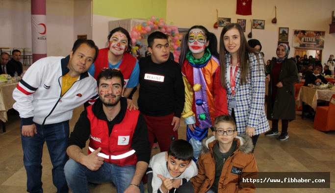 Kızılay Nevşehir Şubesi 3 Aralık Dünya Engelliler Günü'nde Engellilerin Yanında ! 