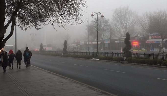 Nevşehir sisli sabaha uyandı