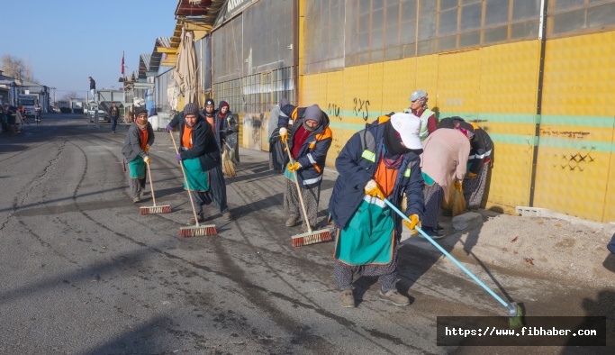 Nevşehir'de 300 kişilik temizlik avcıları iş başında