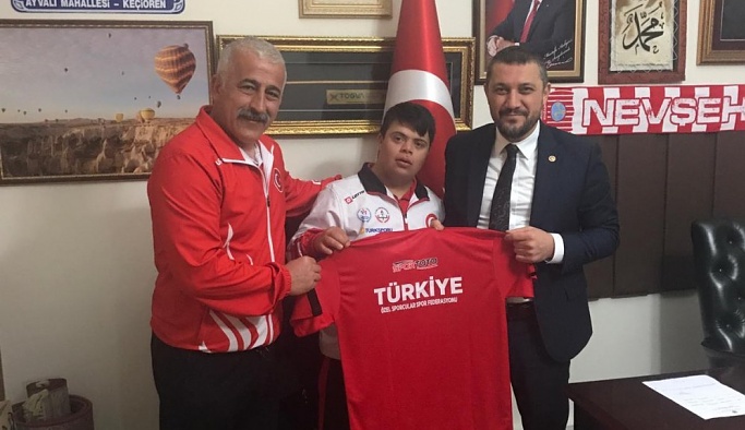 Nevşehirli Ramazan Ünlü disk atmada Türkiye Şampiyonu oldu