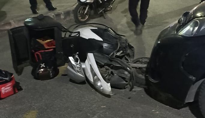 Nevşehir'de hafif ticari araç ile kurye motoru çarpıştı: 1 yaralı