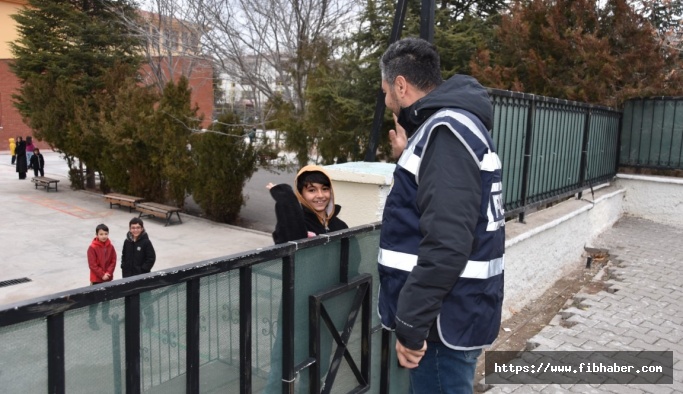 Nevşehir'de Polis, okul çevrelerinde kuş uçurtmuyor
