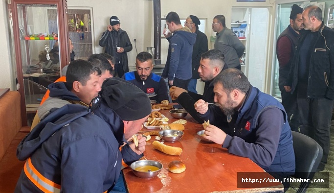 Nevşehir Kalaba'dan deprem bölgesine giden ekip ve ailelere çorba