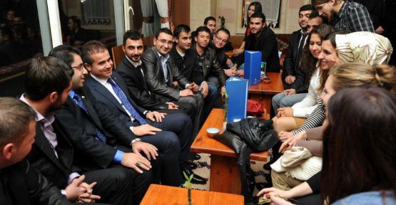 Nevşehirli Gençlerden AK Partiye Talep Arttı 